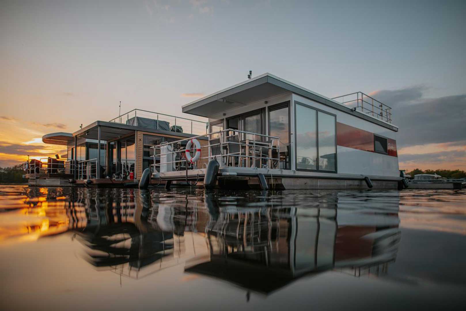 hausboot kaufen liegeplatz