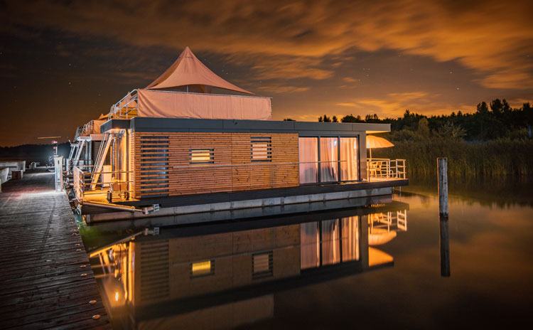 schwimmendes ferienhaus lausitzer seenland hausbootromantik